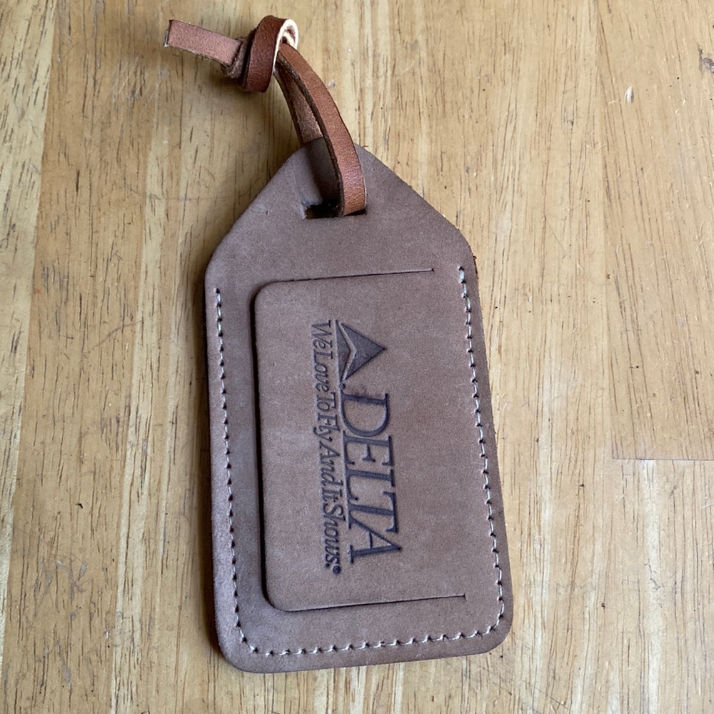 DELTA card holder in good condition